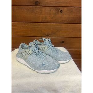 Puma Womans Pacer Future sneakers in a light blue knit Sz 7